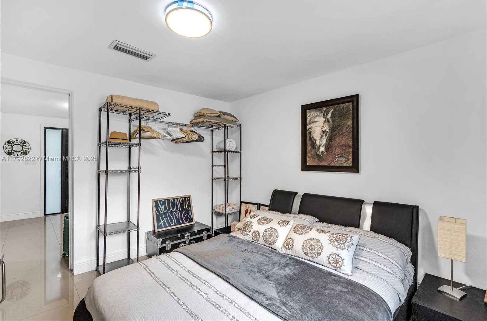 Small Image of Miami Number 20