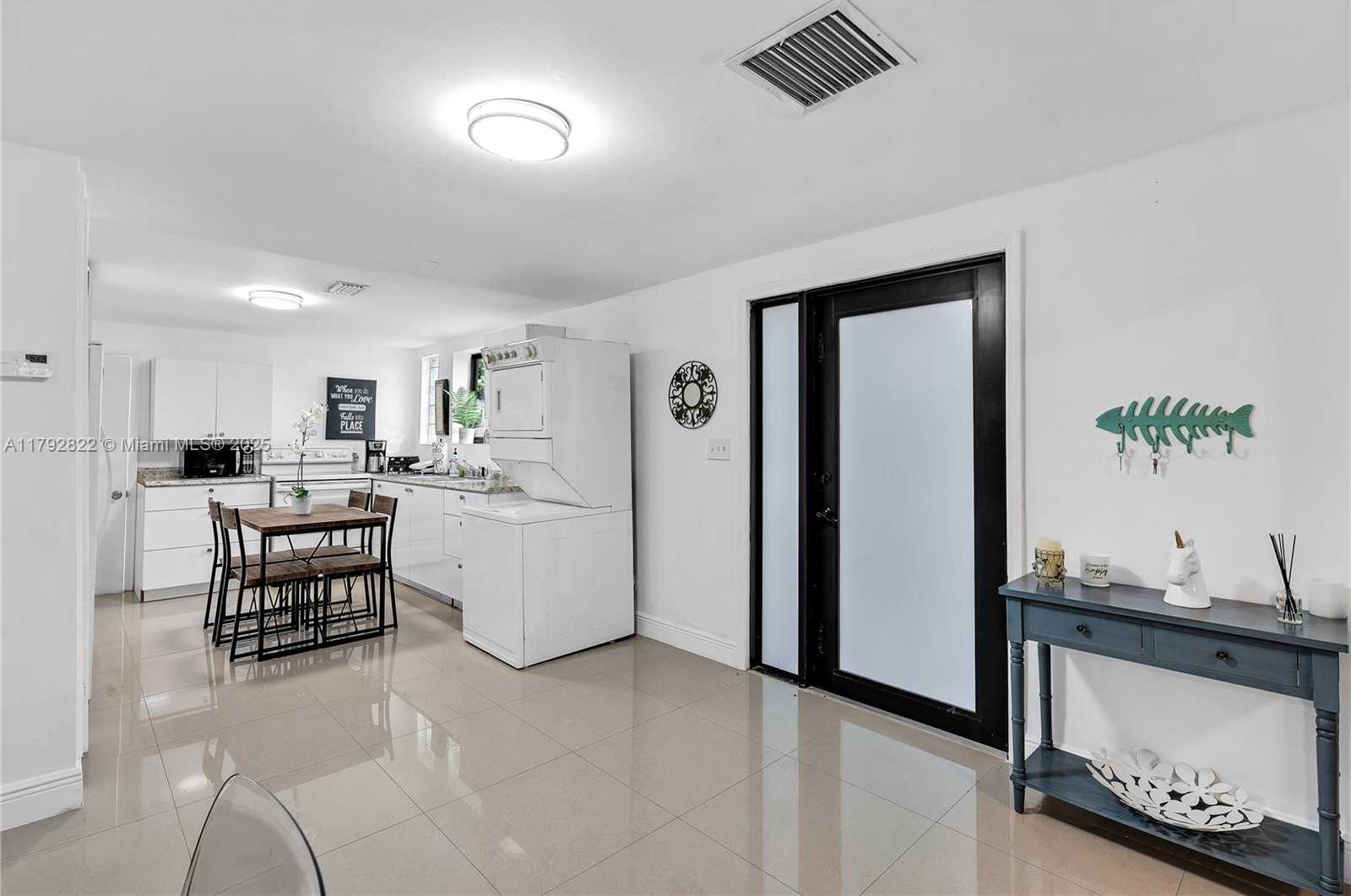Small Image of Miami Number 6
