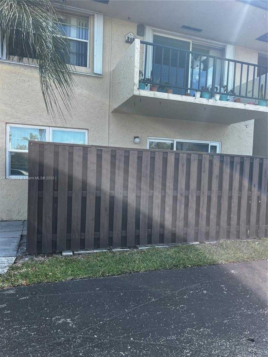 Small Image of 9004 SOUTH WEST 137TH ST #8-5, Miami Number 12