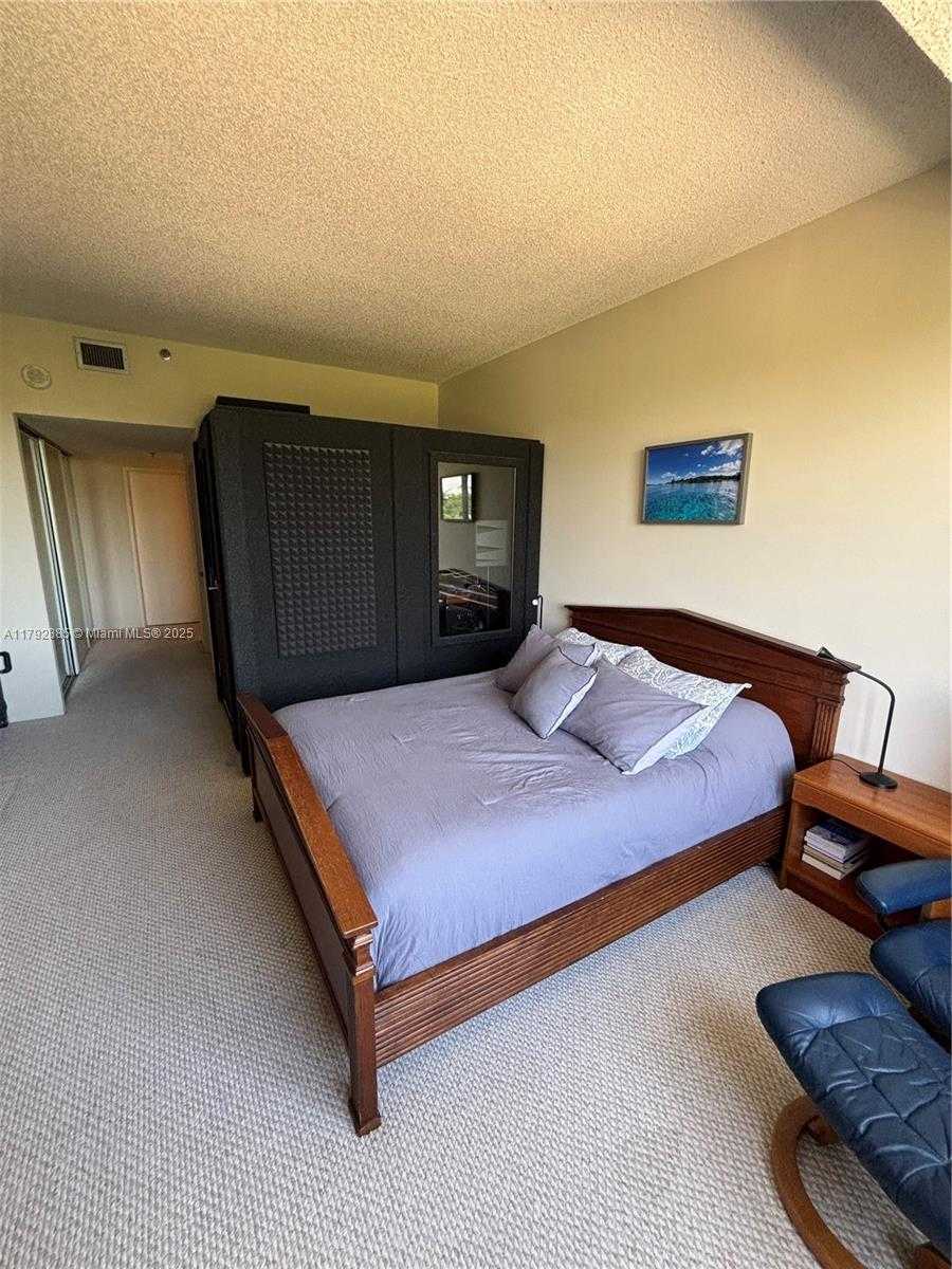 Small Image of 201 CRANDON BLVD #304, Key Biscayne Number 22