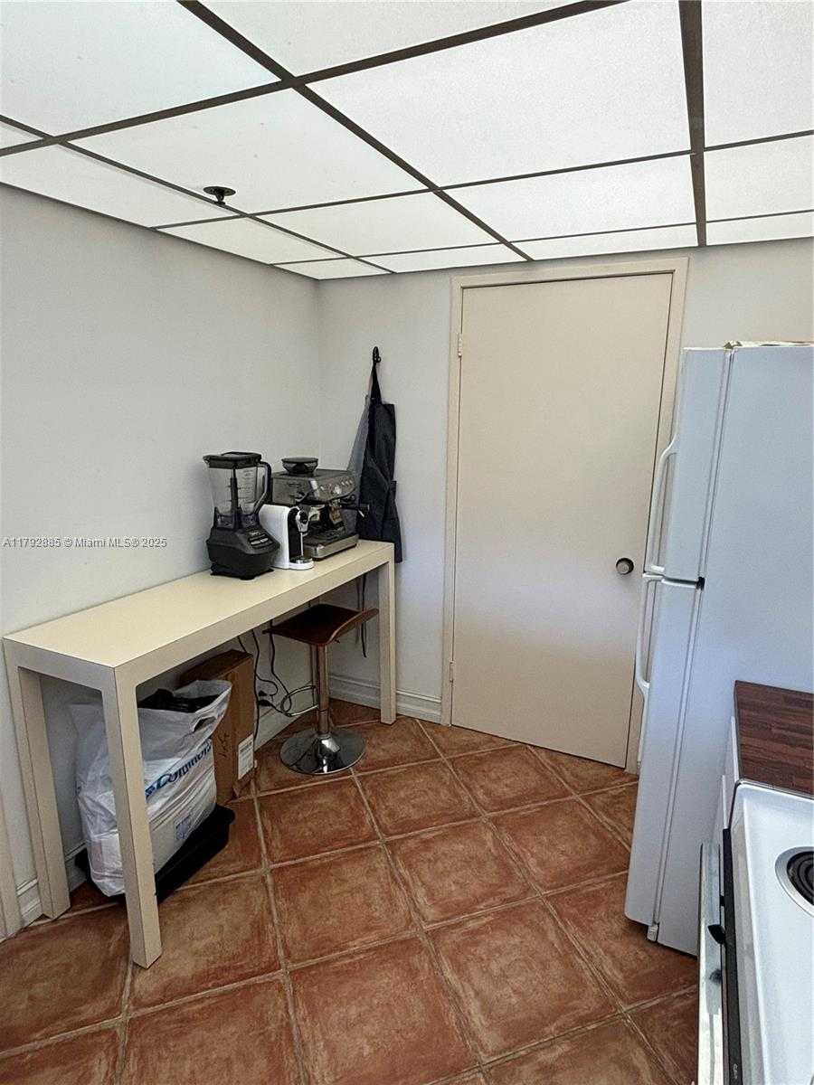 Small Image of 201 CRANDON BLVD #304, Key Biscayne Number 7