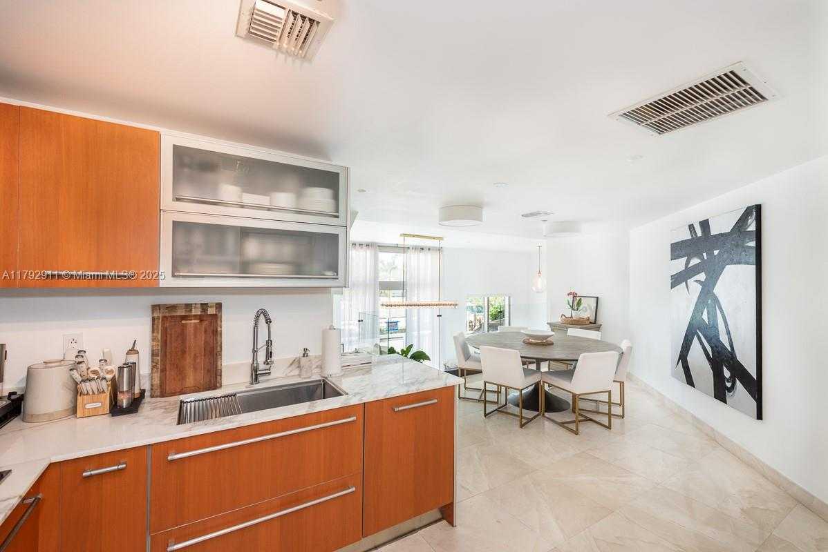 Small Image of 400 ALTON RD #TH-1A, Miami Beach Number 13