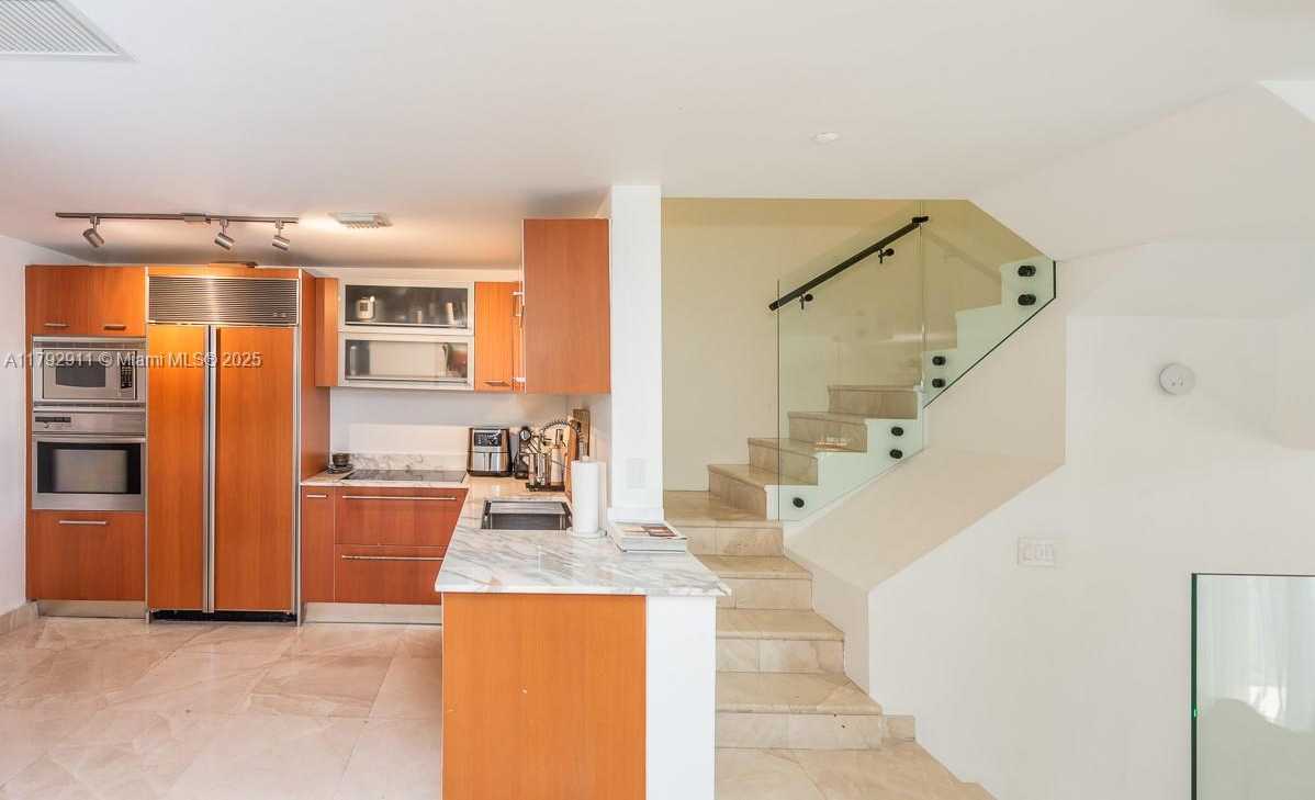 Small Image of 400 ALTON RD #TH-1A, Miami Beach Number 15