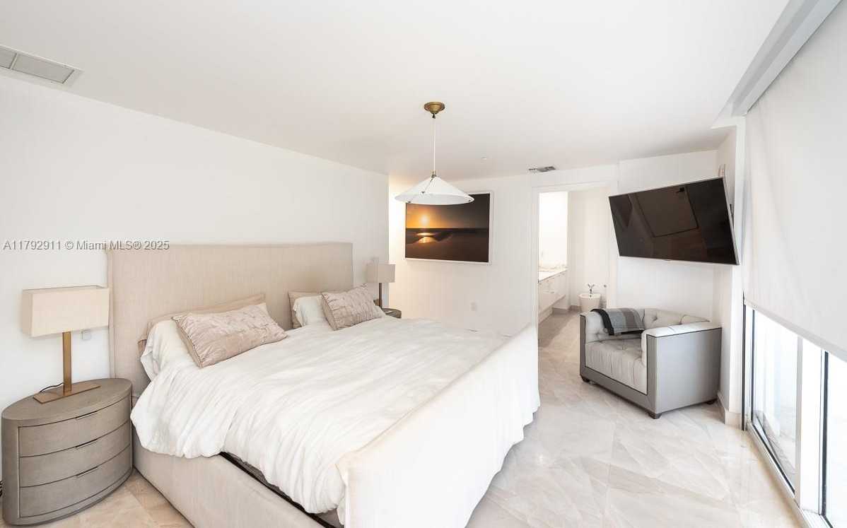 Small Image of 400 ALTON RD #TH-1A, Miami Beach Number 18