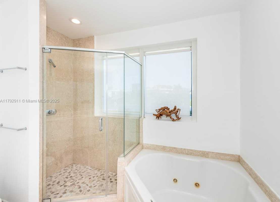 Small Image of 400 ALTON RD #TH-1A, Miami Beach Number 19