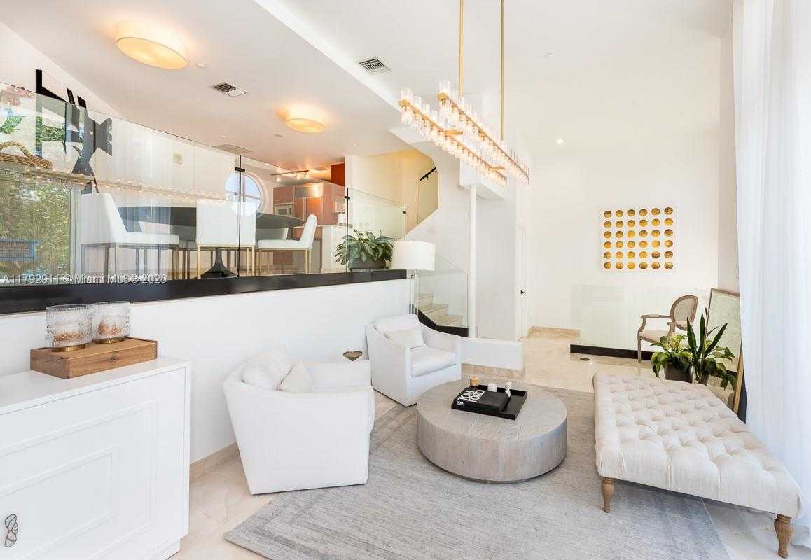 Small Image of 400 ALTON RD #TH-1A, Miami Beach Number 4