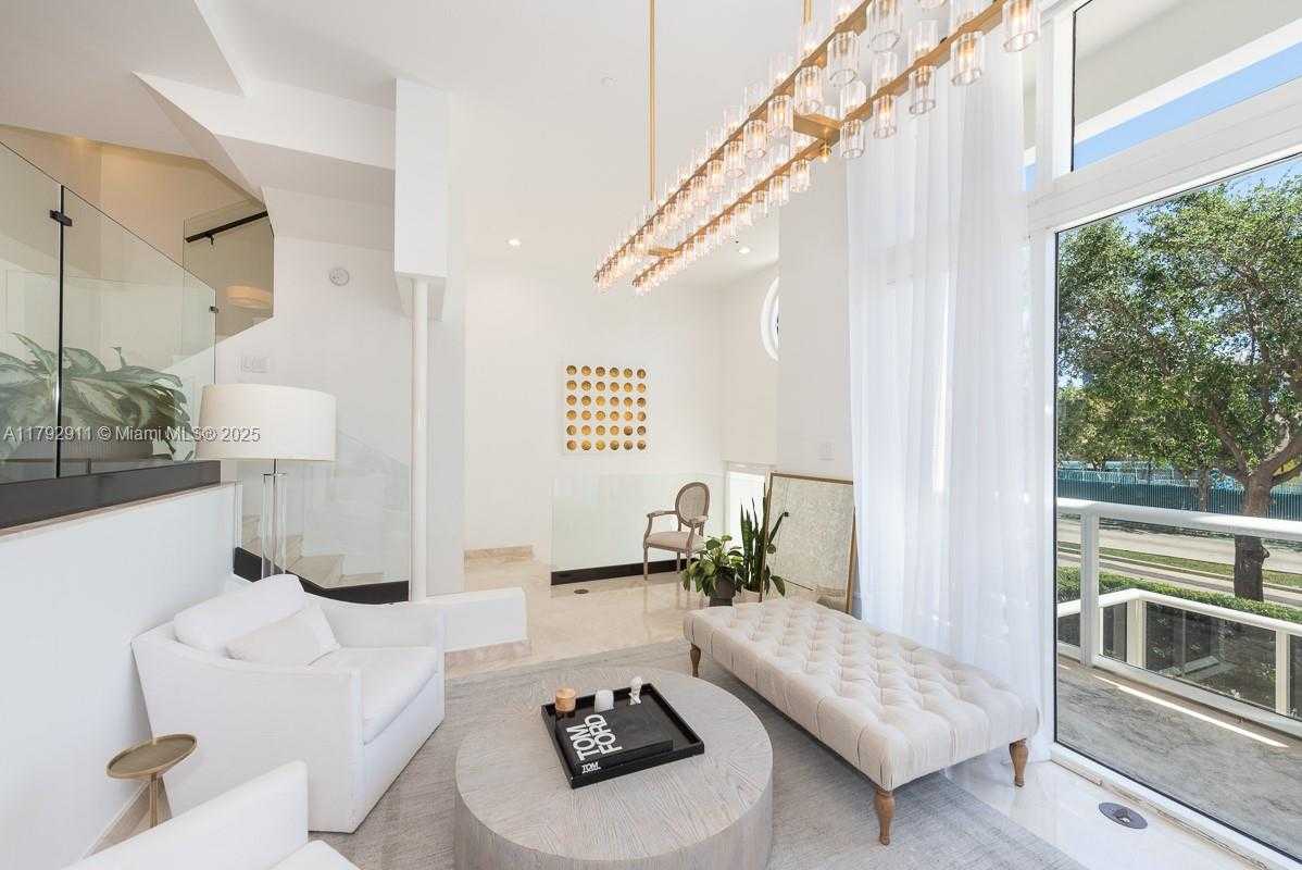 Small Image of 400 ALTON RD #TH-1A, Miami Beach Number 5