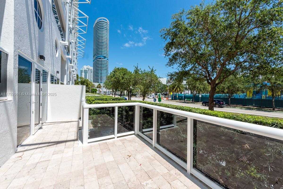 Small Image of 400 ALTON RD #TH-1A, Miami Beach Number 7