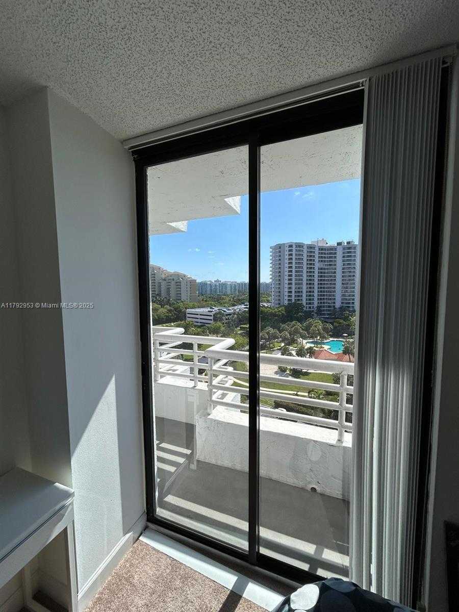 Small Image of 3300 NORTH EAST 192ND ST #1005, Aventura Number 32