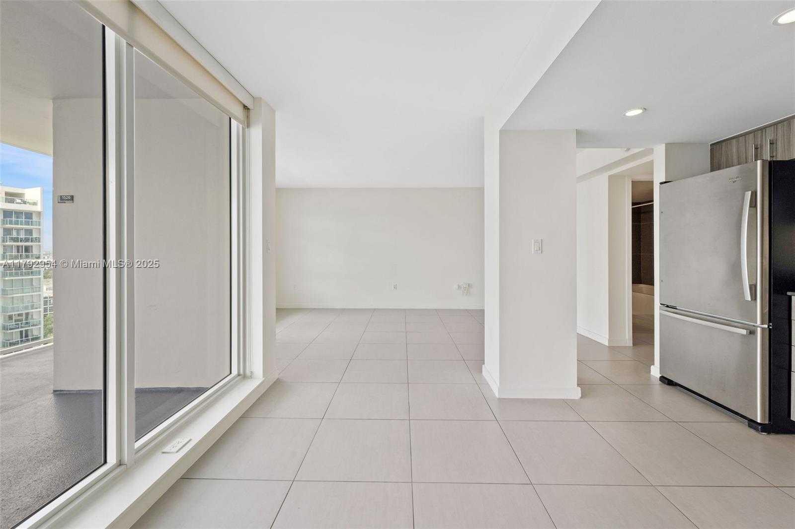 Small Image of 910 West Ave, Miami Beach, FL 33139, USA Number 13