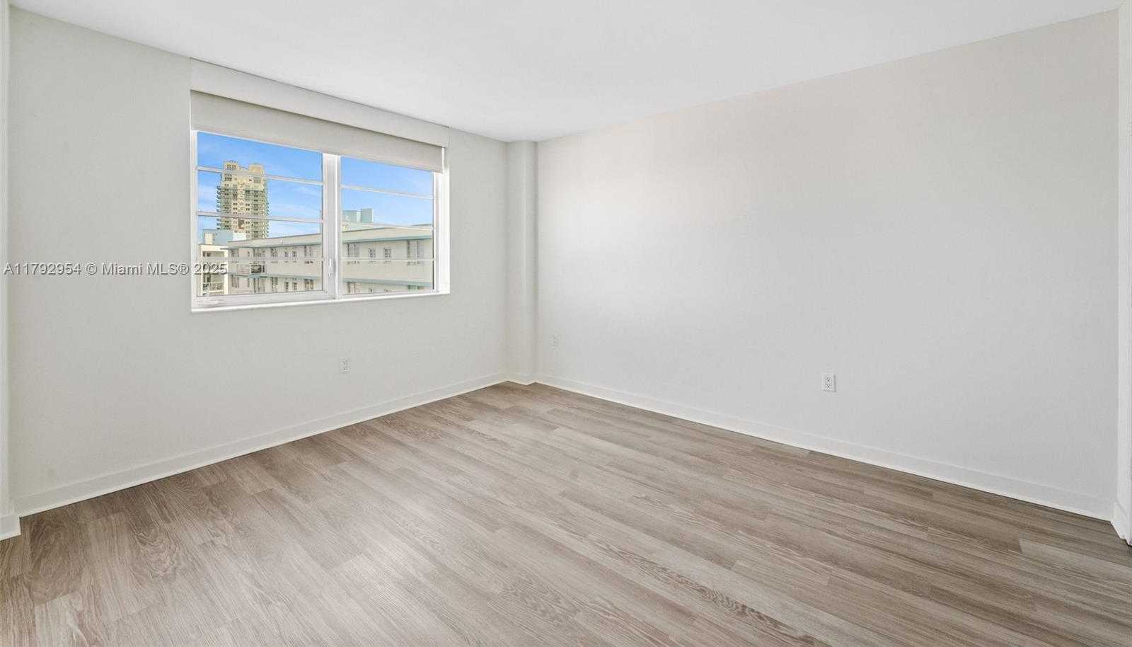 Small Image of 910 West Ave, Miami Beach, FL 33139, USA Number 18