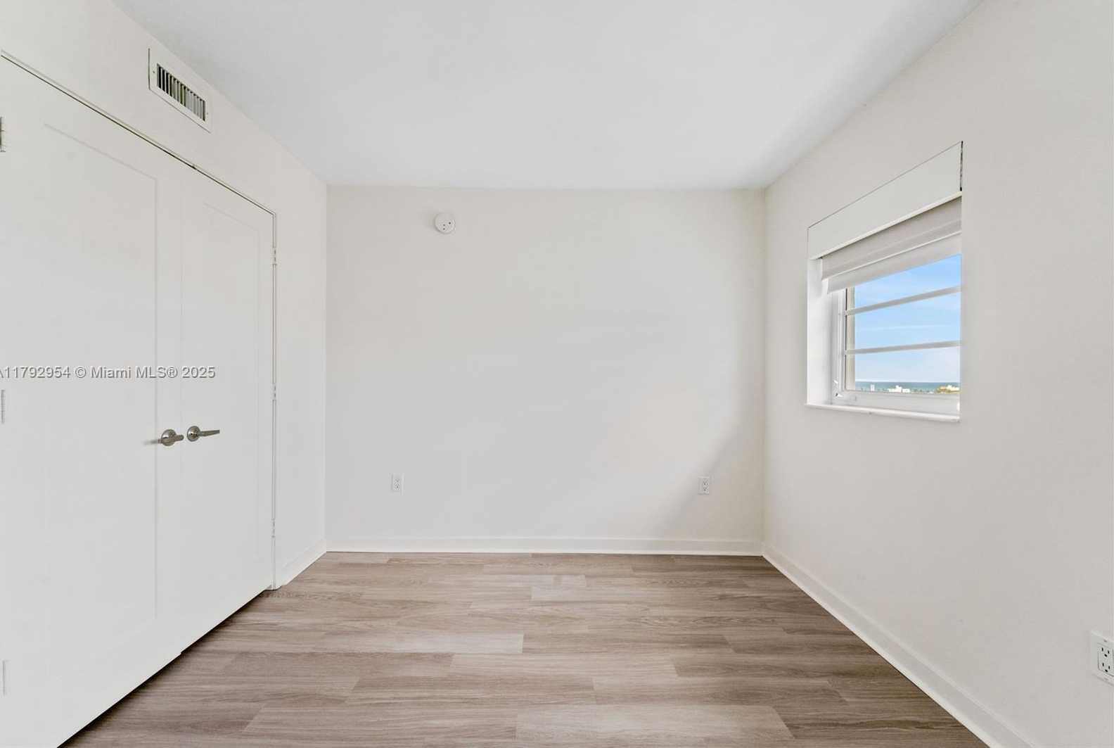 Small Image of 910 West Ave, Miami Beach, FL 33139, USA Number 19