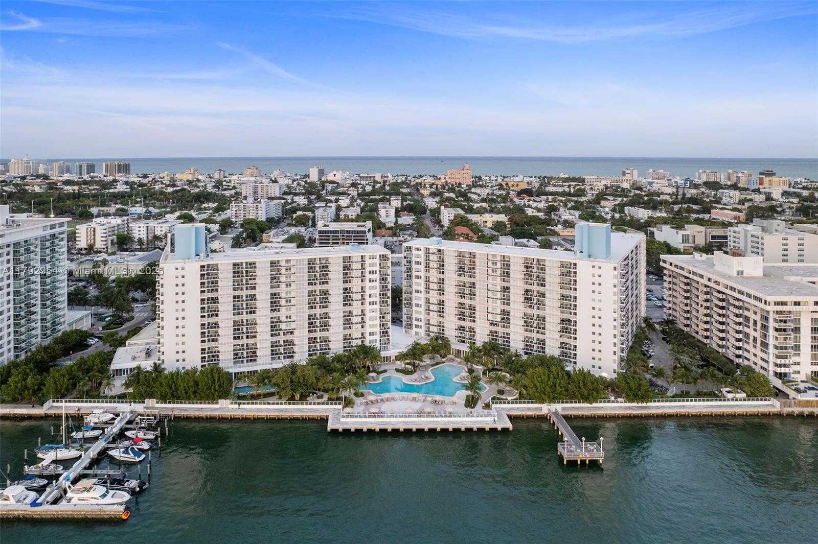 Small Image of 910 West Ave, Miami Beach, FL 33139, USA Number 29