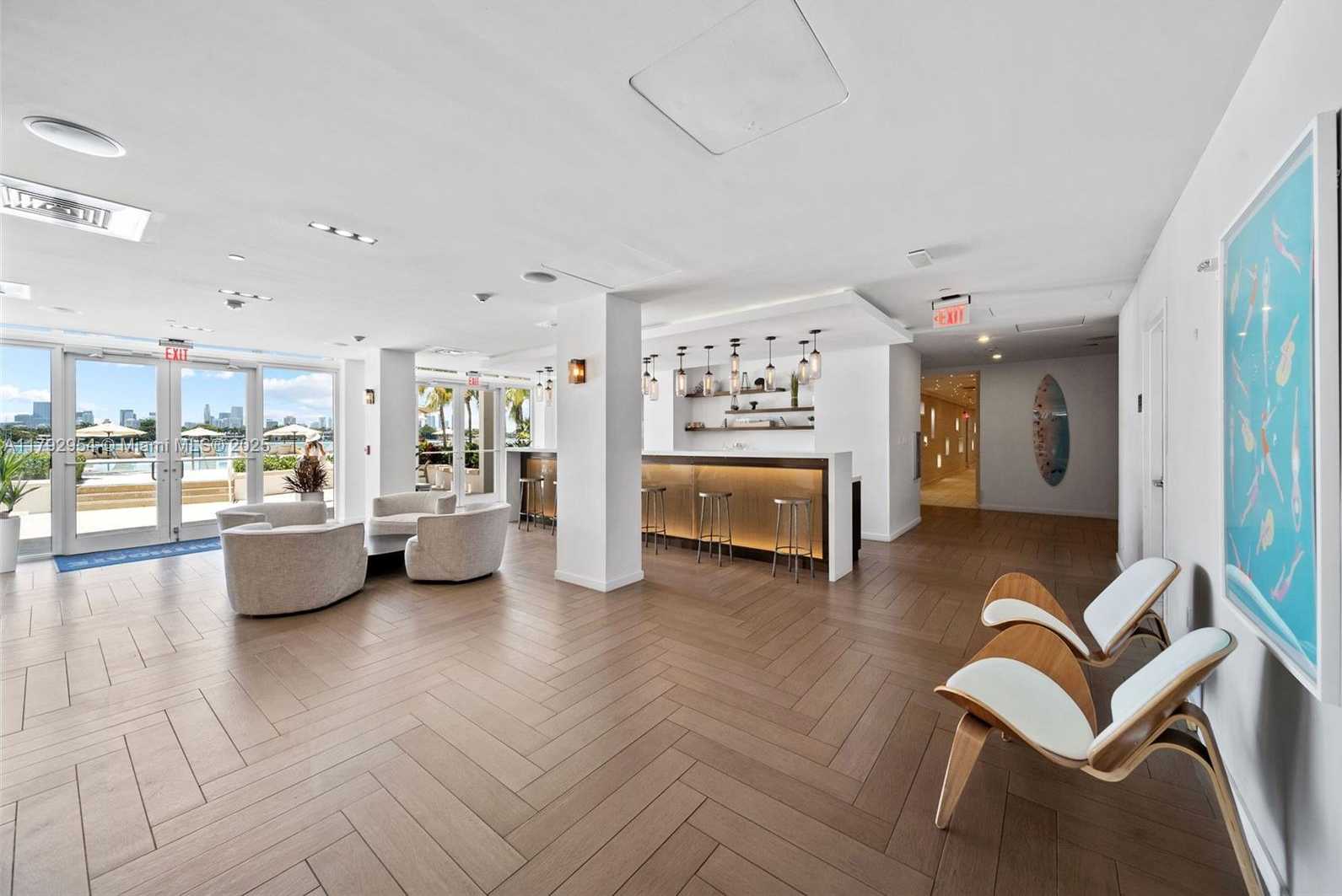 Small Image of 910 West Ave, Miami Beach, FL 33139, USA Number 31