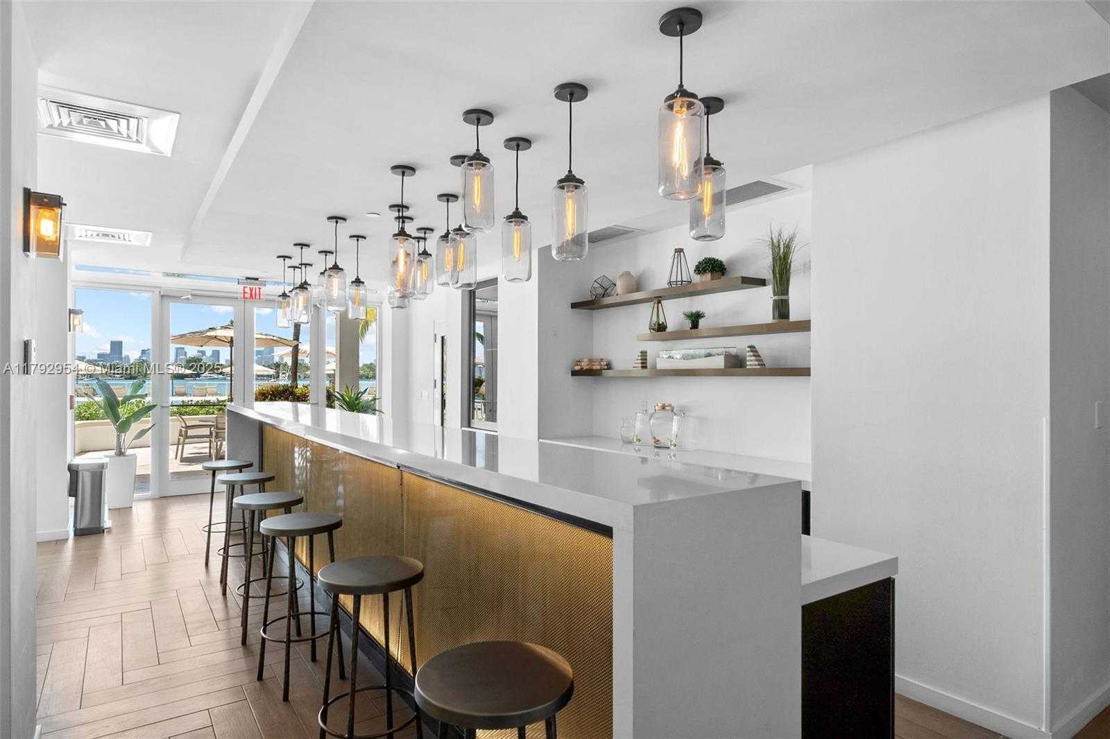 Small Image of 910 West Ave, Miami Beach, FL 33139, USA Number 32
