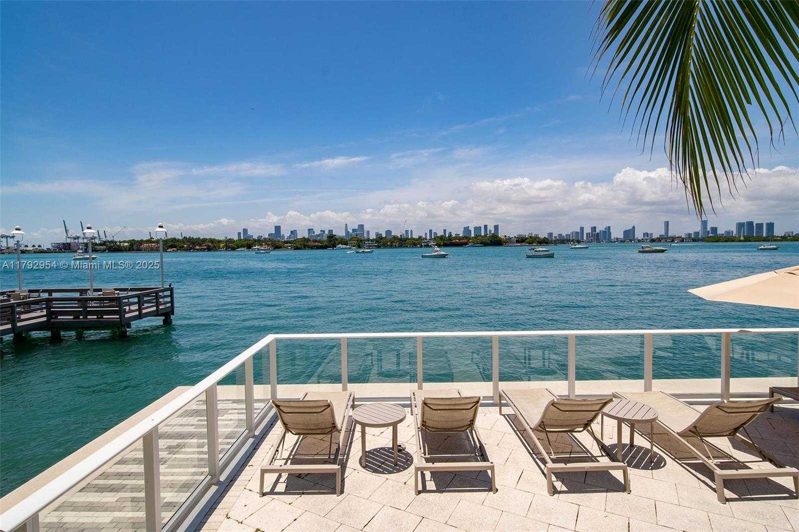 Small Image of 910 West Ave, Miami Beach, FL 33139, USA Number 49
