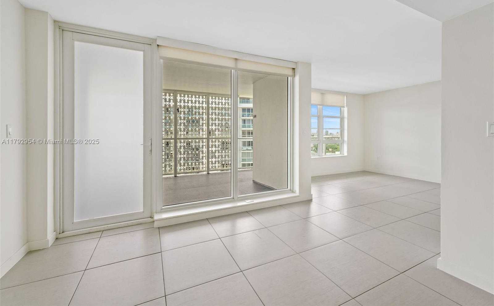 Small Image of 910 West Ave, Miami Beach, FL 33139, USA Number 5