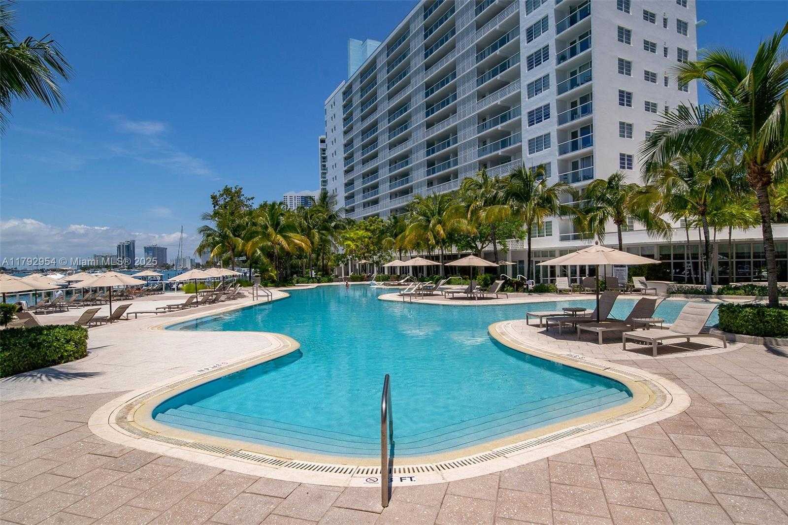Small Image of 910 West Ave, Miami Beach, FL 33139, USA Number 59