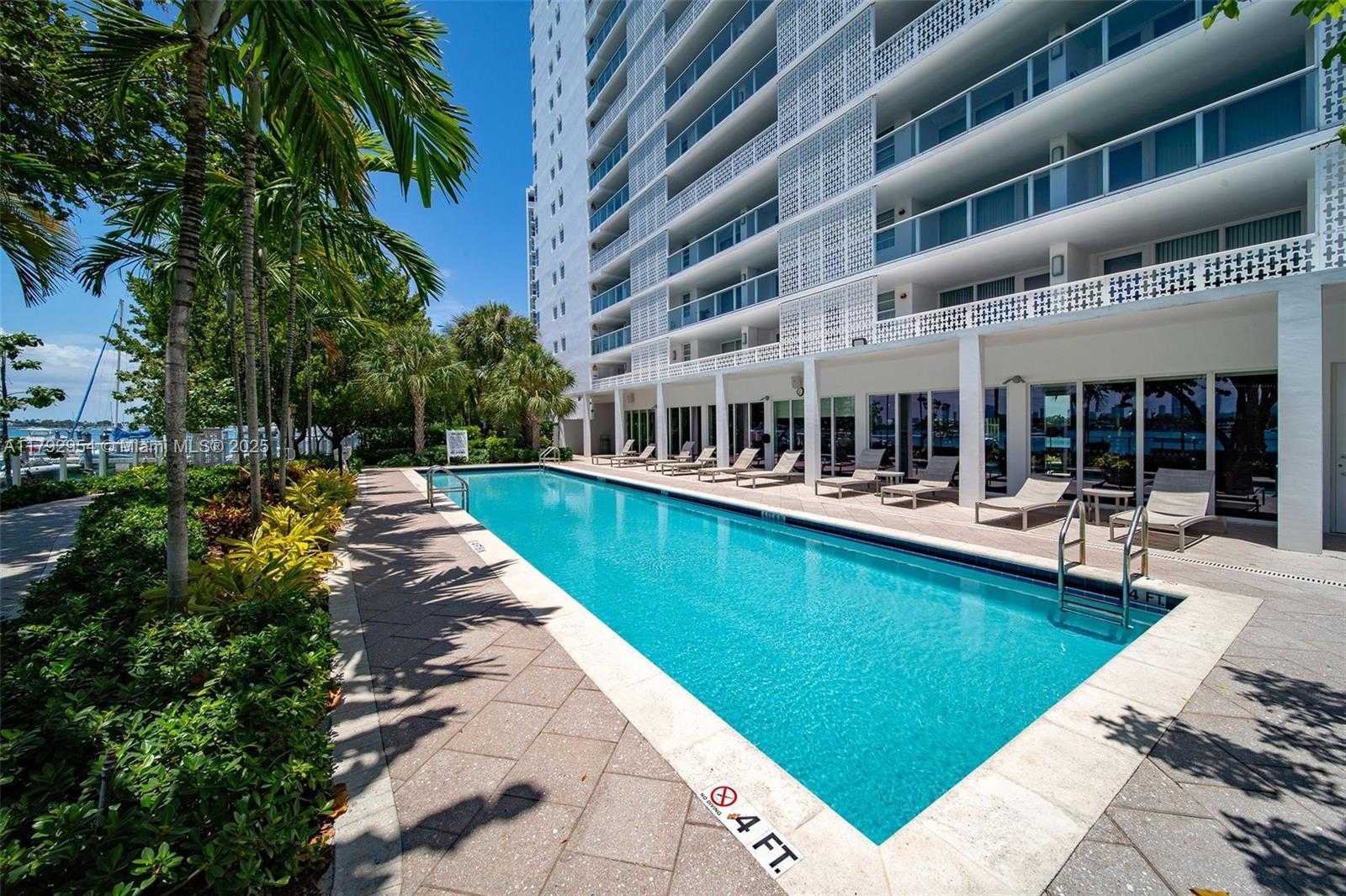 Small Image of 910 West Ave, Miami Beach, FL 33139, USA Number 60
