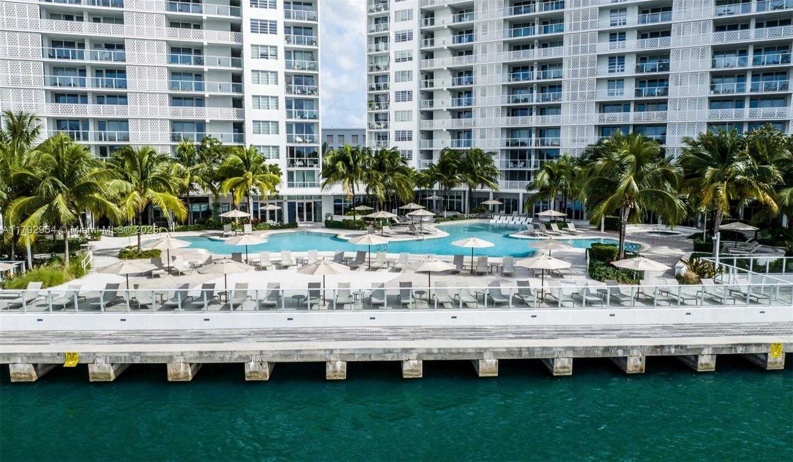 Small Image of 910 West Ave, Miami Beach, FL 33139, USA Number 66