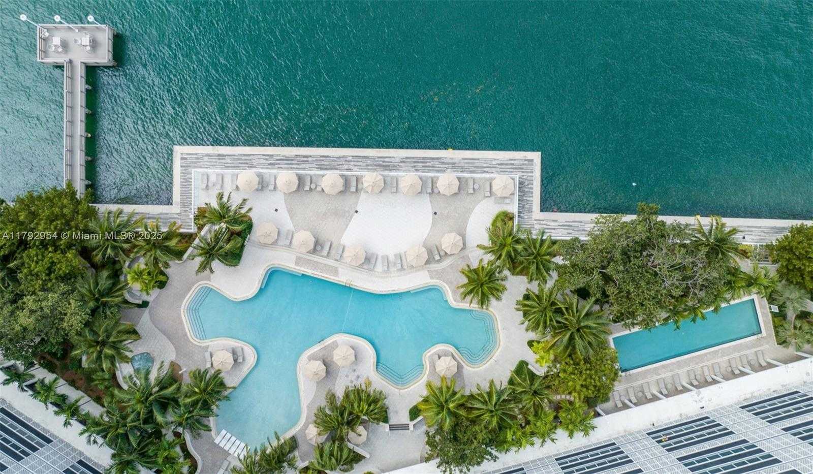 Small Image of 910 West Ave, Miami Beach, FL 33139, USA Number 67