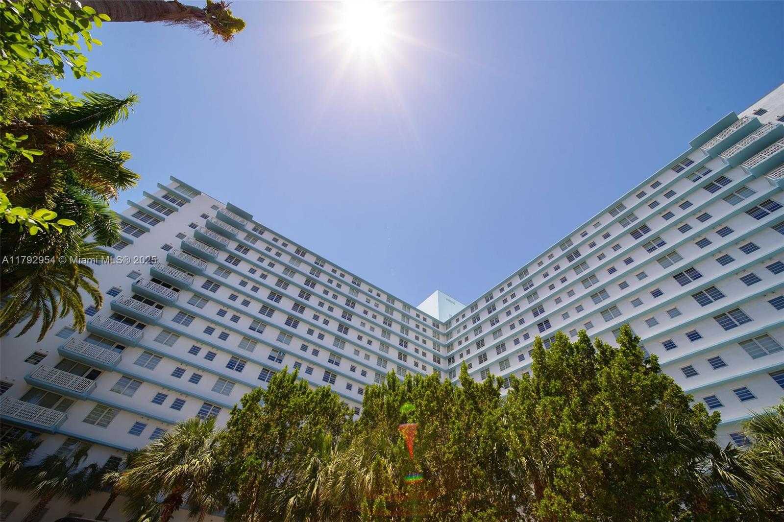 Small Image of 910 West Ave, Miami Beach, FL 33139, USA Number 71