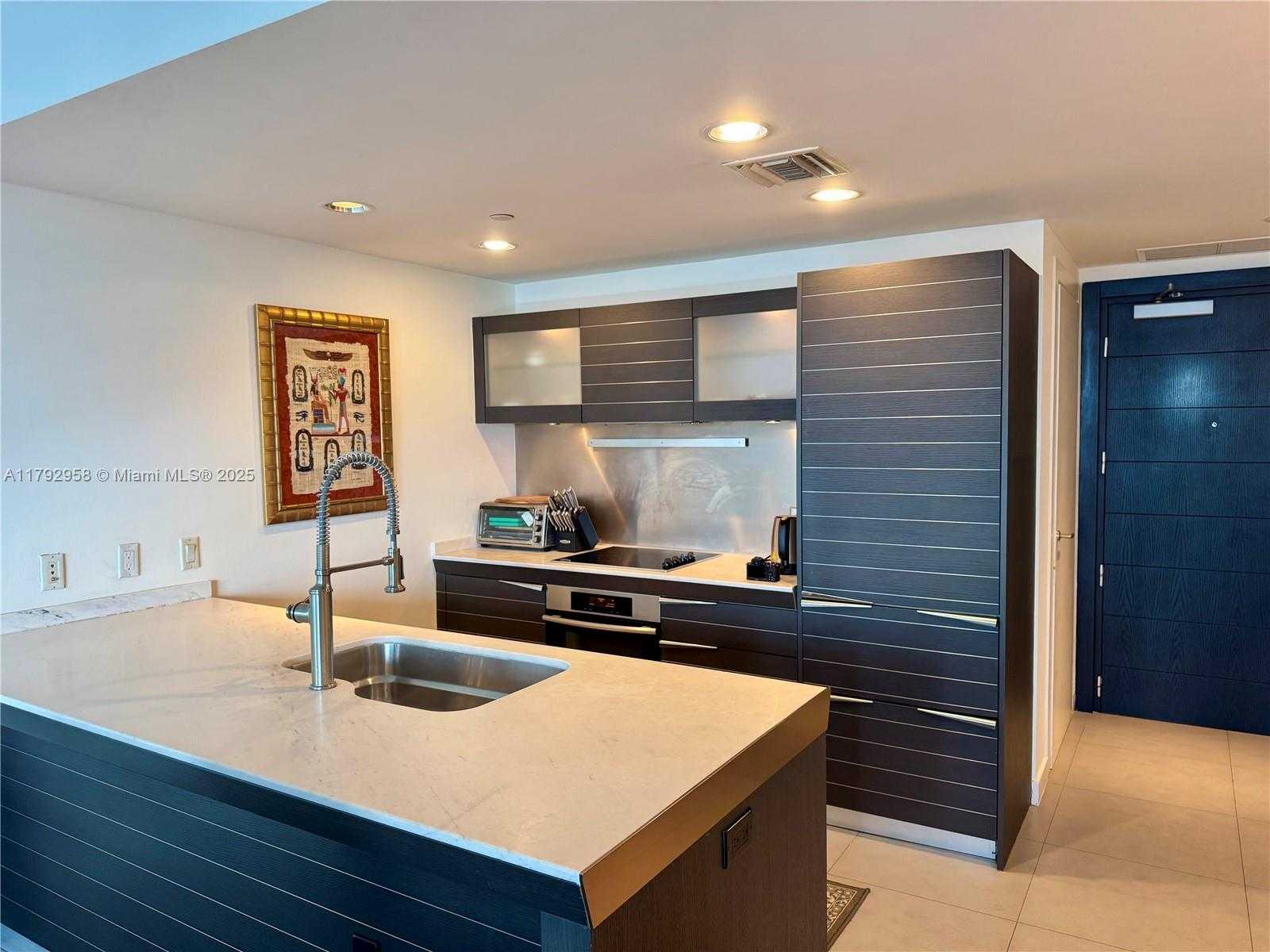 Small Image of 200 BISCAYNE BOULEVARD WAY #4109, Miami Number 10