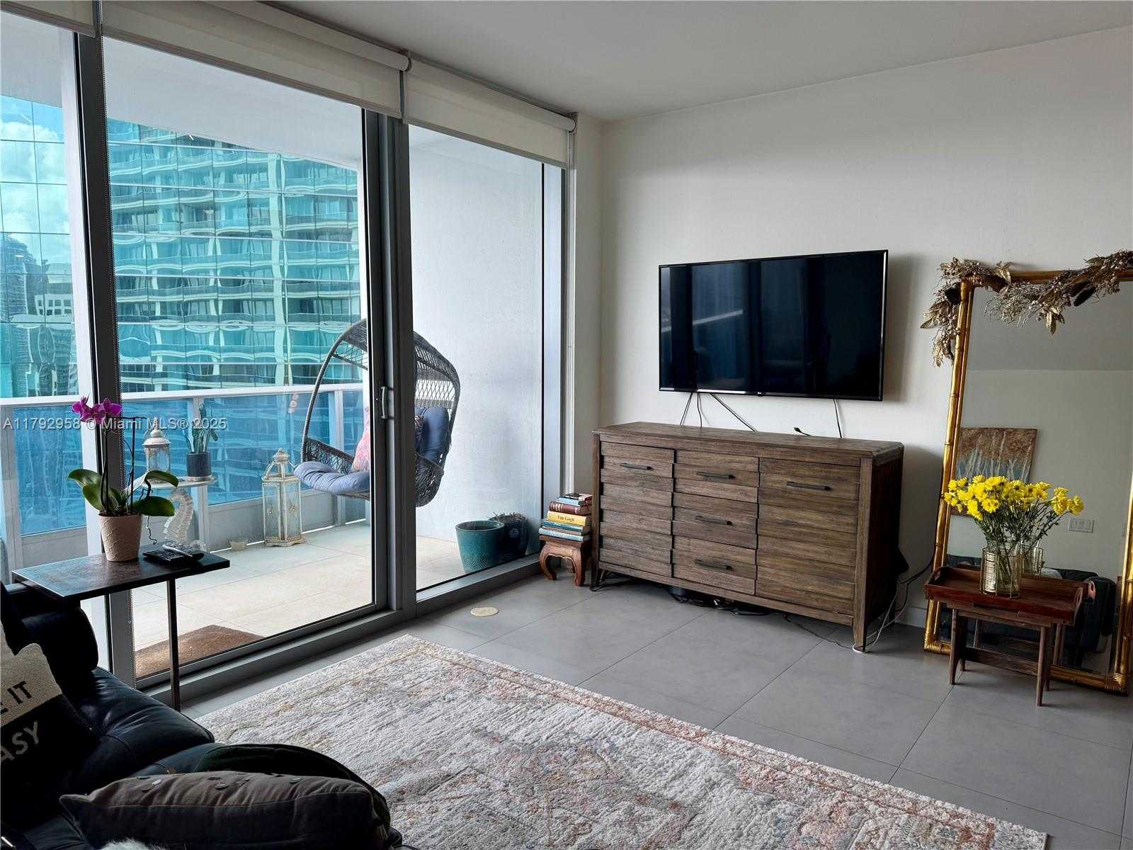 Small Image of 200 BISCAYNE BOULEVARD WAY #4109, Miami Number 13