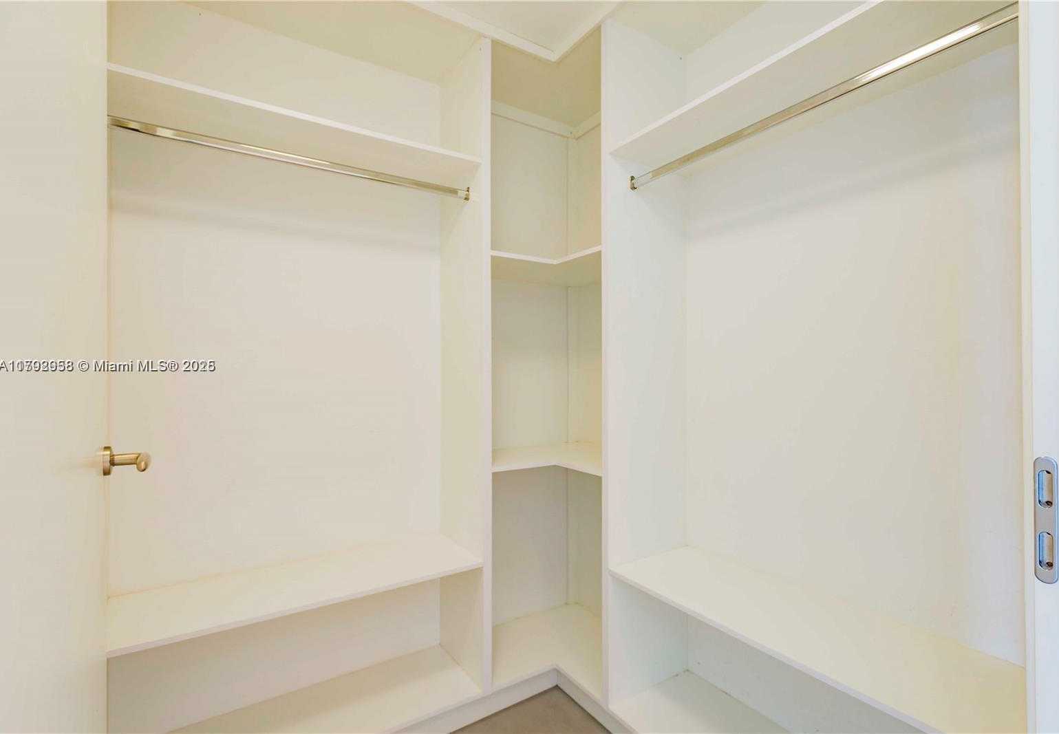 Small Image of 200 BISCAYNE BOULEVARD WAY #4109, Miami Number 17