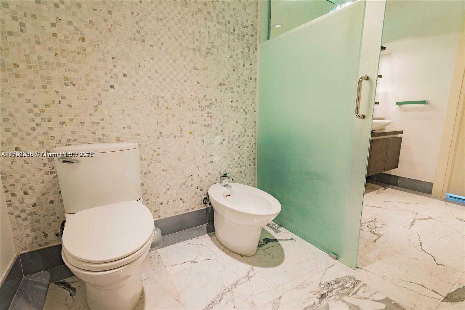 Small Image of 200 BISCAYNE BOULEVARD WAY #4109, Miami Number 22