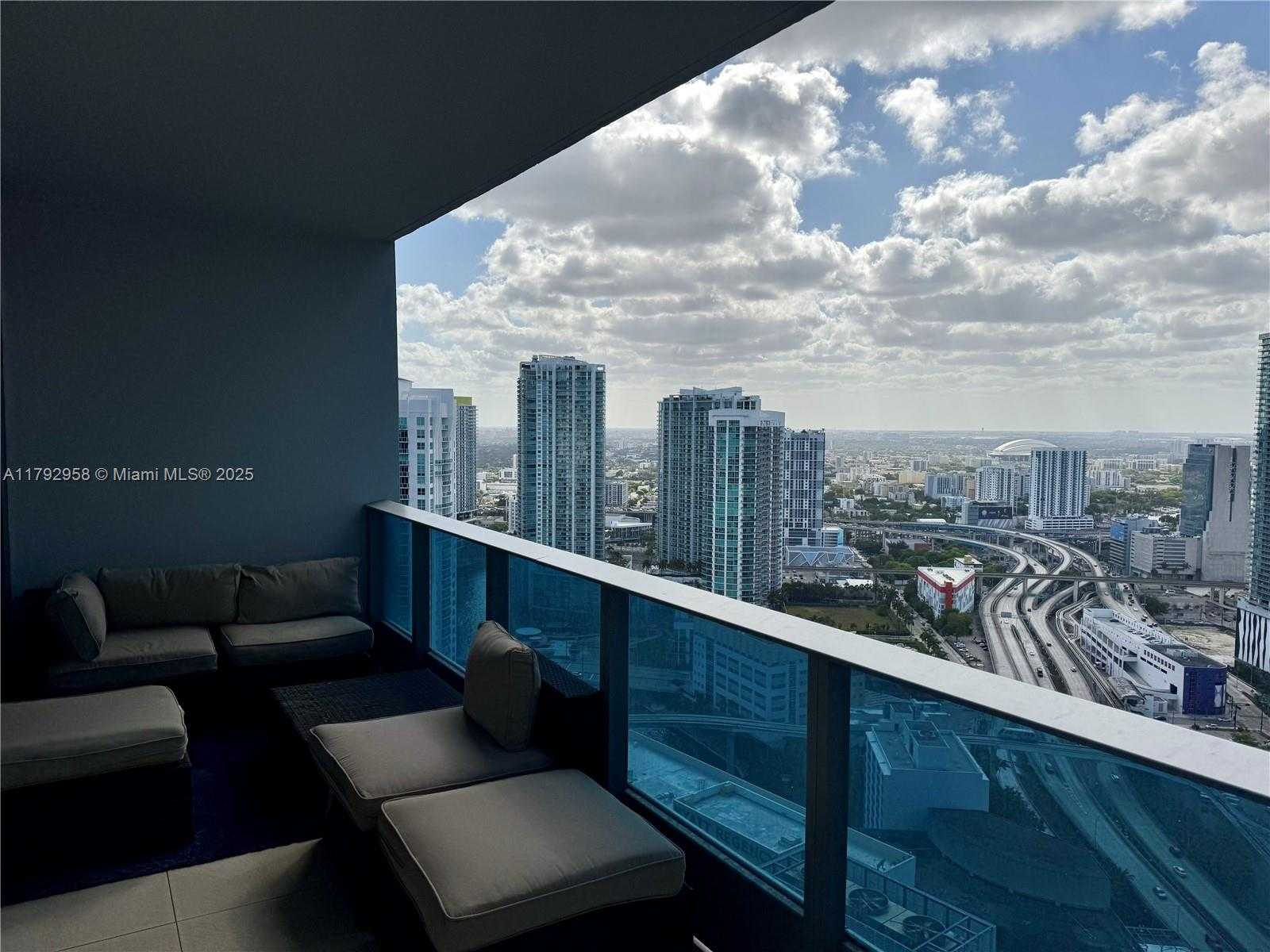 Small Image of 200 BISCAYNE BOULEVARD WAY #4109, Miami Number 25
