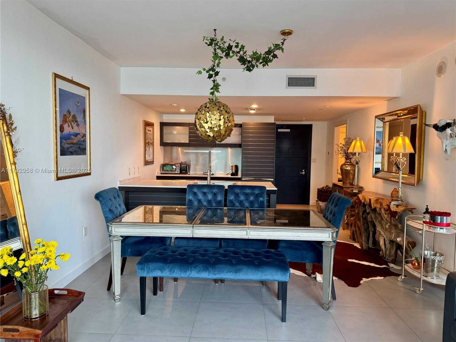 Small Image of 200 BISCAYNE BOULEVARD WAY #4109, Miami Number 3