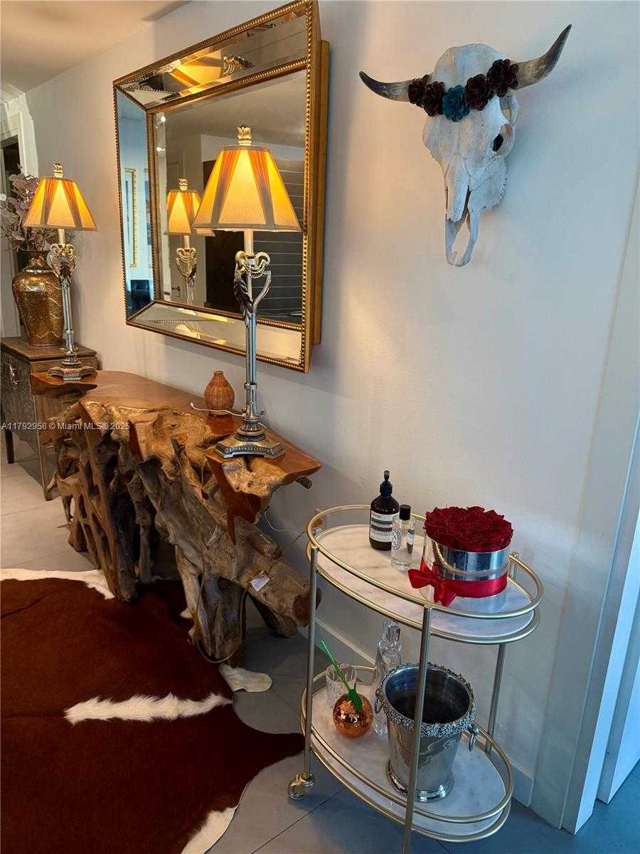 Small Image of 200 BISCAYNE BOULEVARD WAY #4109, Miami Number 7