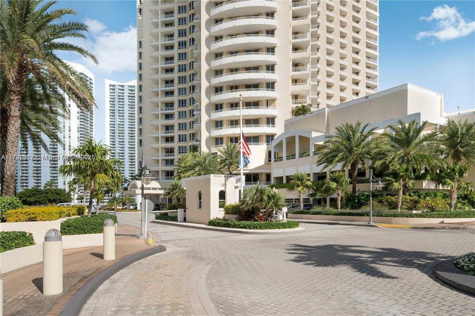 Small Image of 888 BRICKELL KEY DR #1600, Miami Number 19