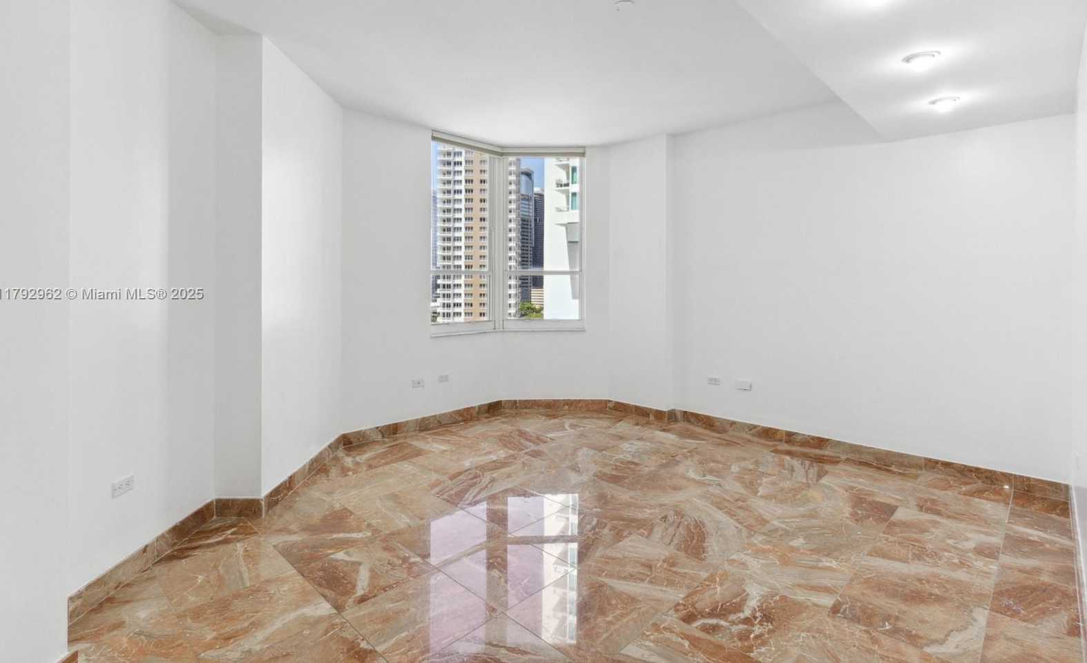 Small Image of 888 BRICKELL KEY DR #1600, Miami Number 5