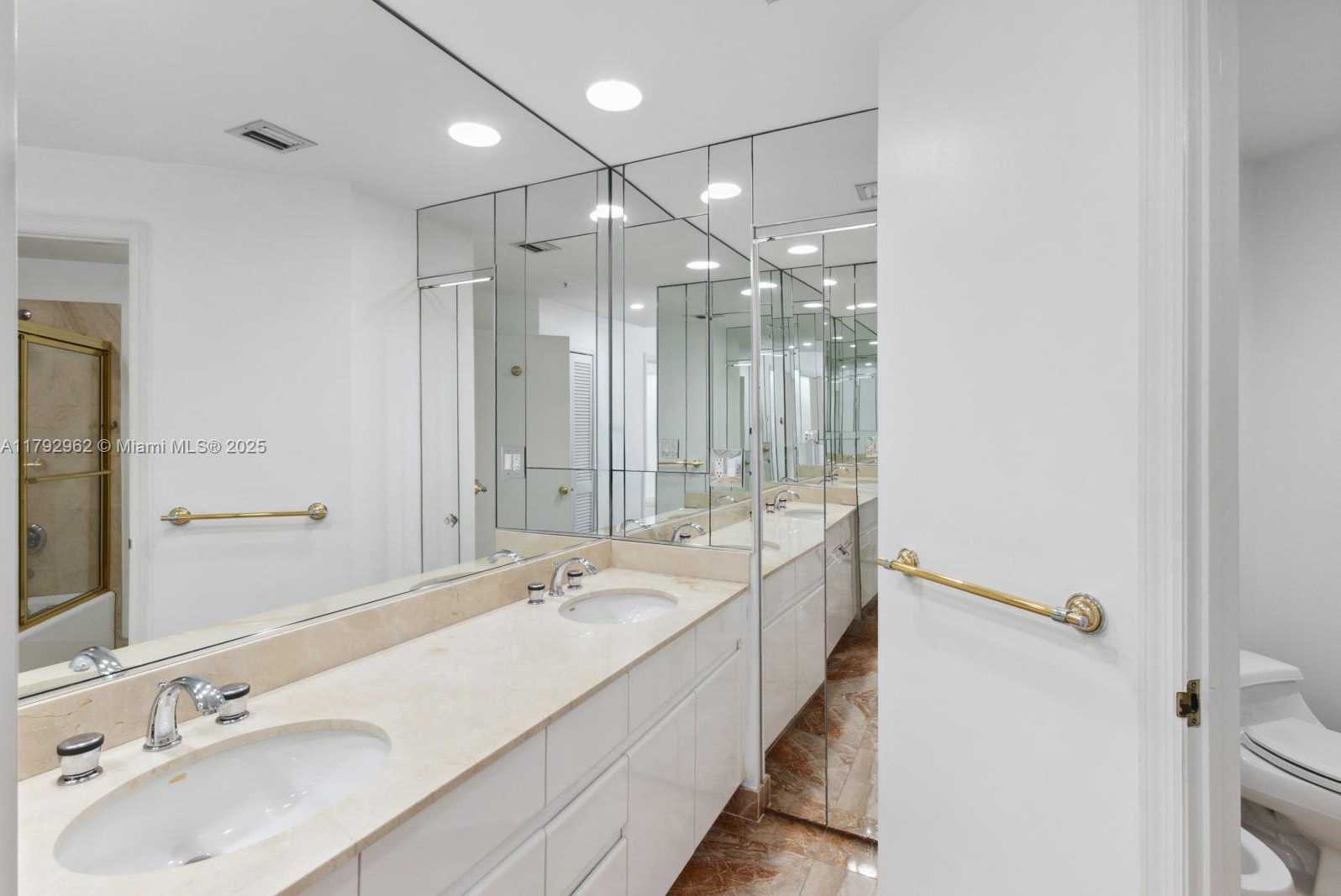 Small Image of 888 BRICKELL KEY DR #1600, Miami Number 6