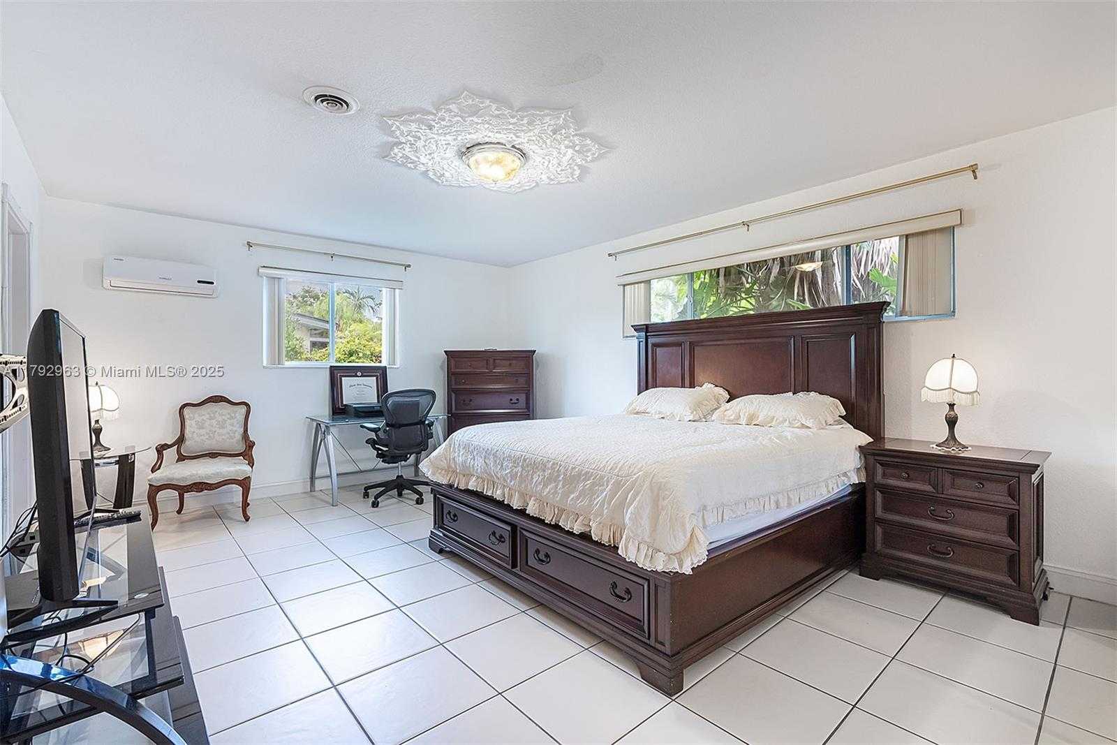 Small Image of 13590 SOUTH WEST 73RD CT, Pinecrest Number 11