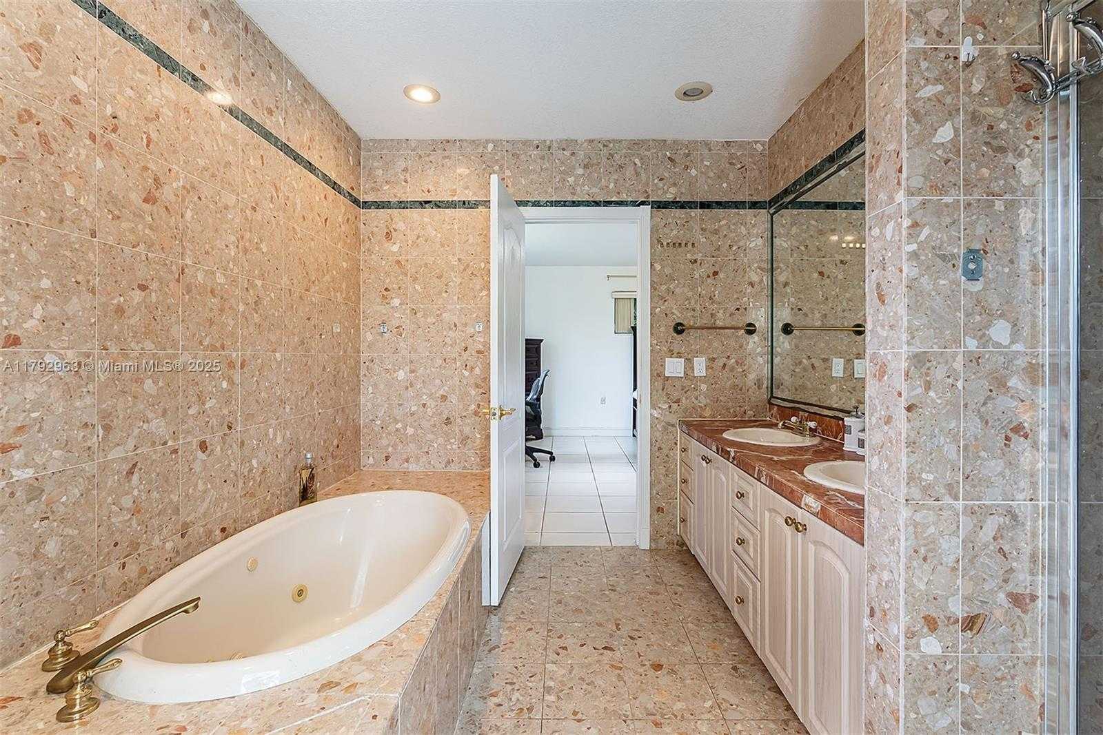 Small Image of 13590 SOUTH WEST 73RD CT, Pinecrest Number 13