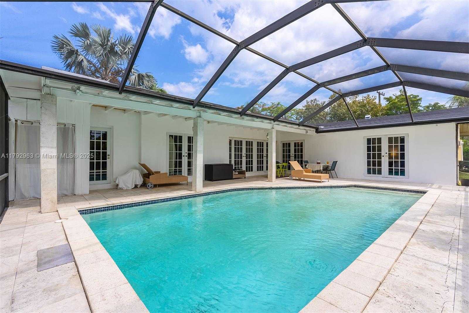 Small Image of 13590 SOUTH WEST 73RD CT, Pinecrest Number 17
