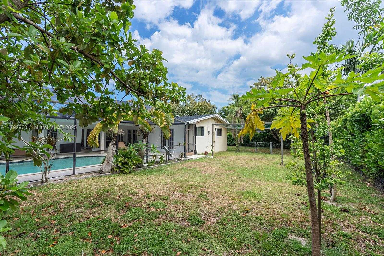 Small Image of 13590 SOUTH WEST 73RD CT, Pinecrest Number 18