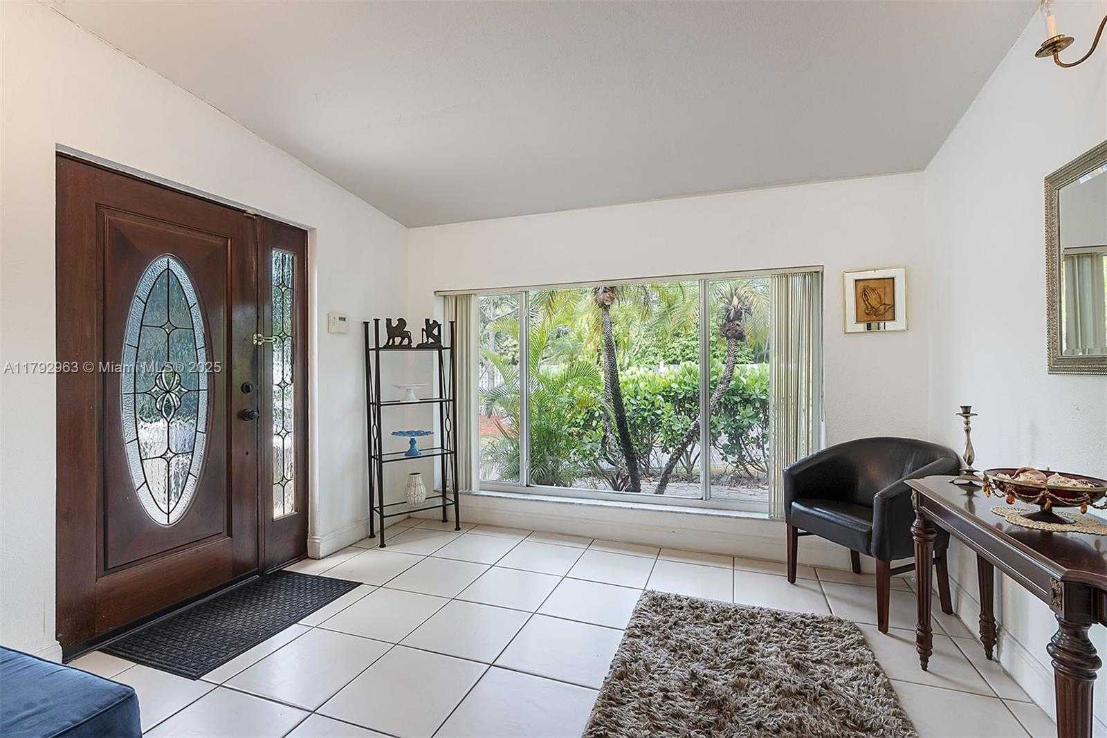 Small Image of 13590 SOUTH WEST 73RD CT, Pinecrest Number 2