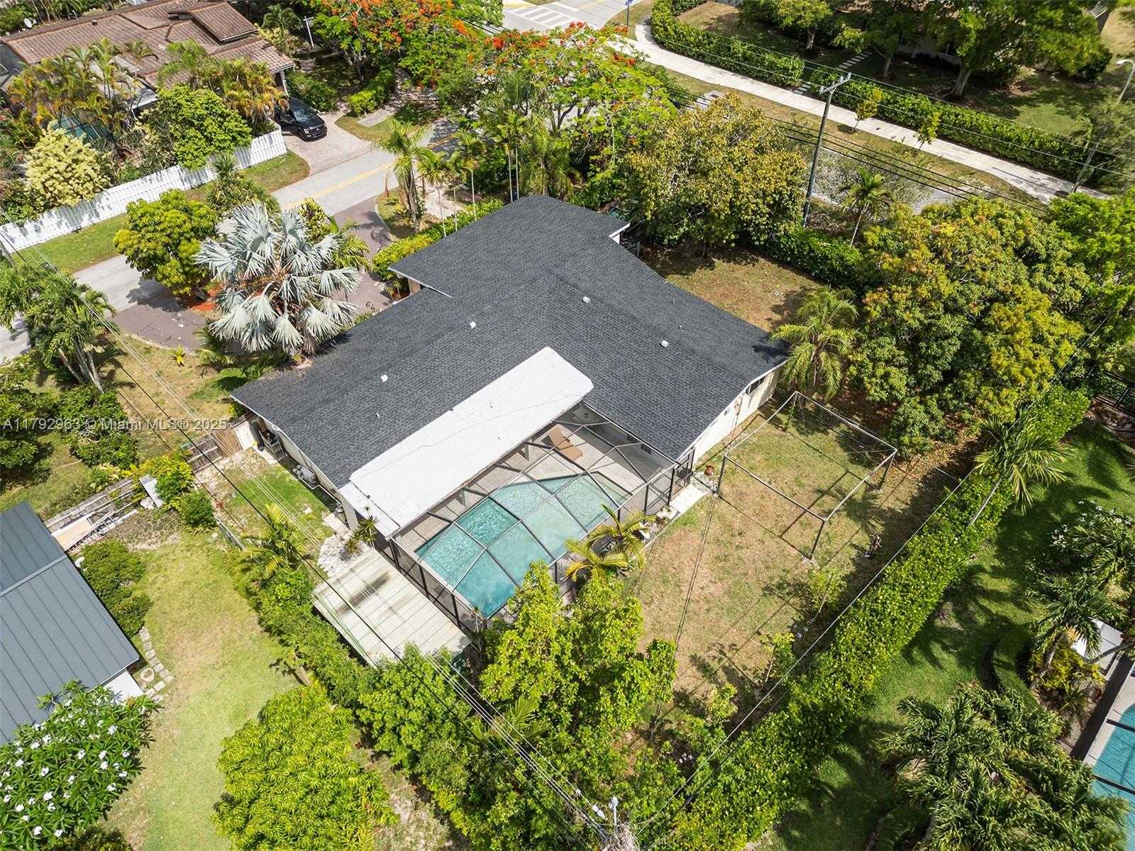 Small Image of 13590 SOUTH WEST 73RD CT, Pinecrest Number 20