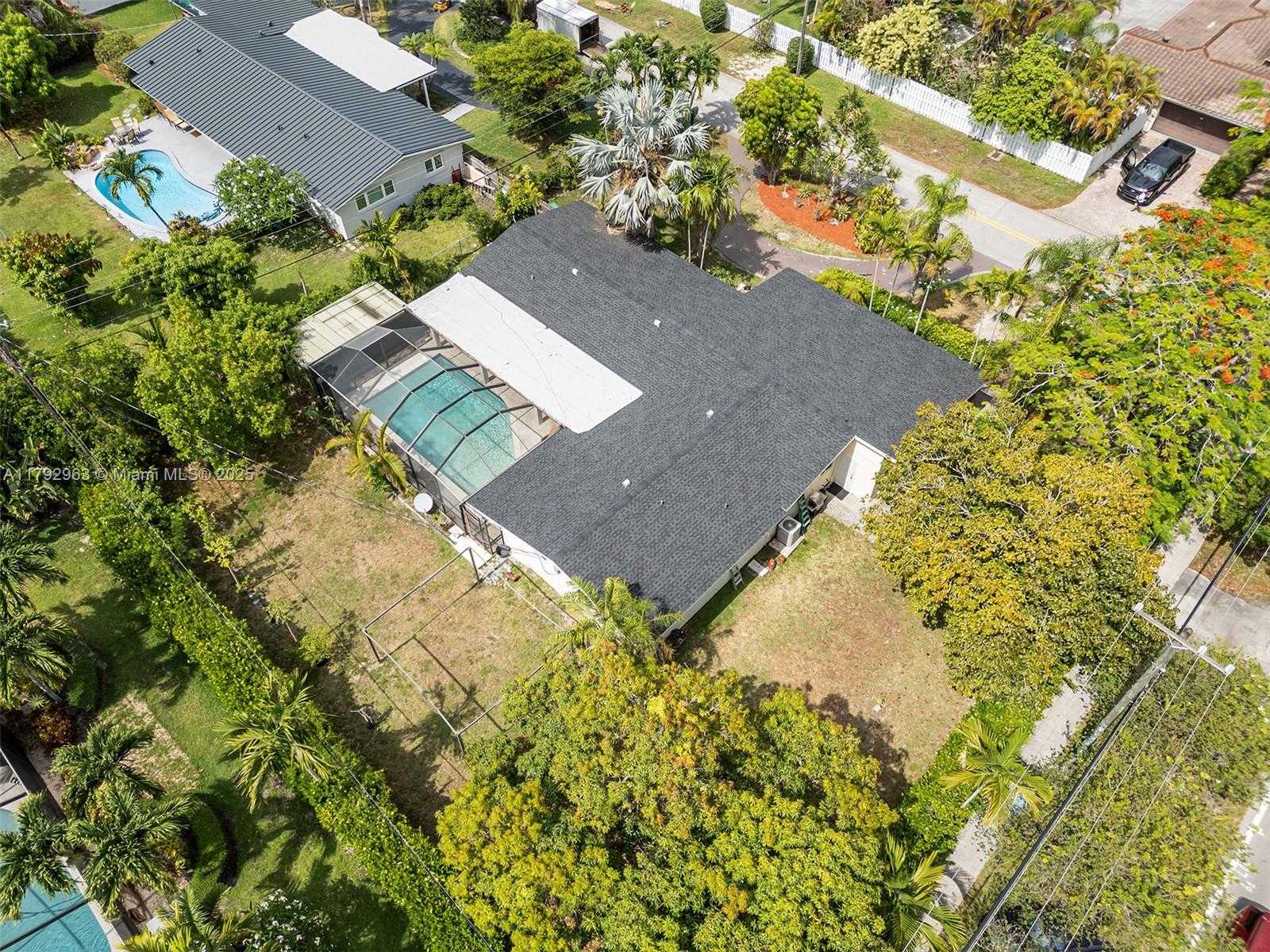 Small Image of 13590 SOUTH WEST 73RD CT, Pinecrest Number 22