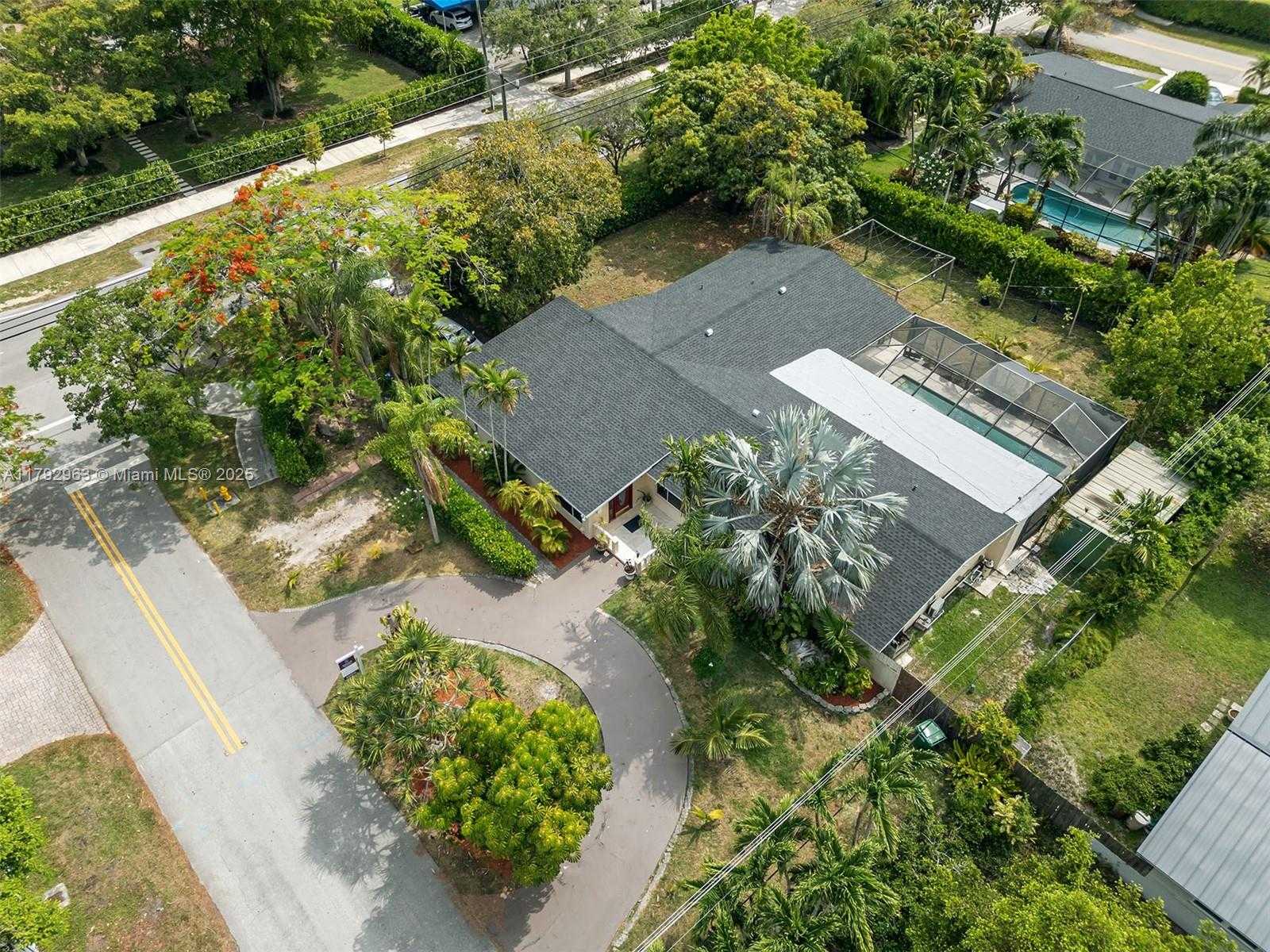 Small Image of 13590 SOUTH WEST 73RD CT, Pinecrest Number 24