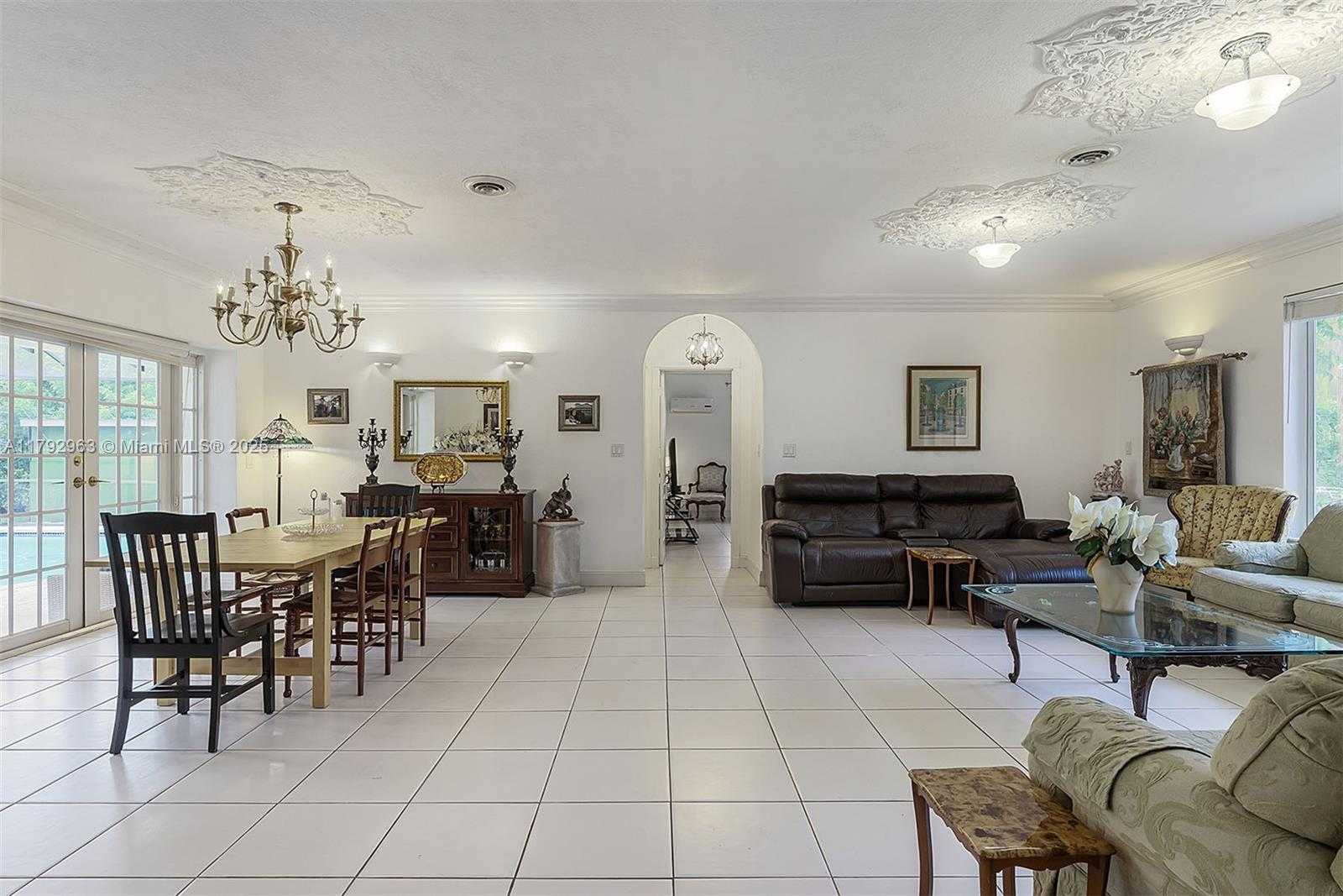 Small Image of 13590 SOUTH WEST 73RD CT, Pinecrest Number 6