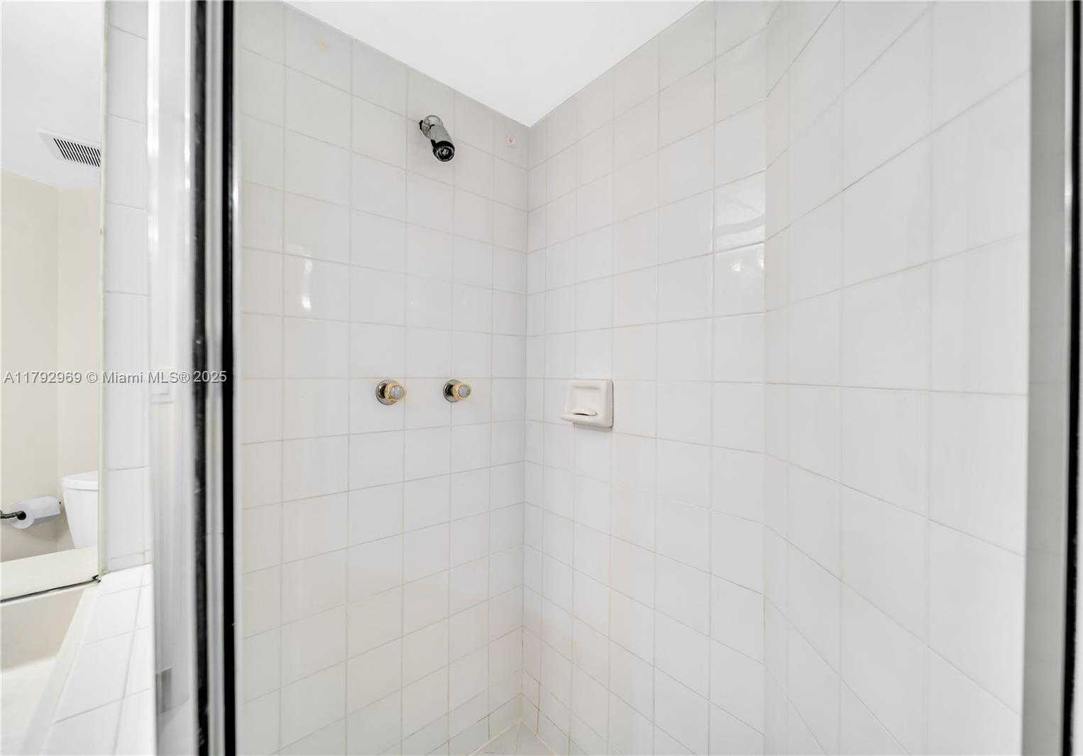 Small Image of 6301 COLLINS AVE #1708, Miami Beach Number 26