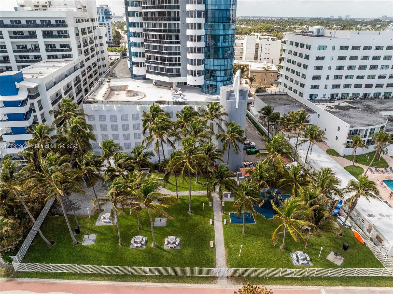 Small Image of 6301 COLLINS AVE #1708, Miami Beach Number 41