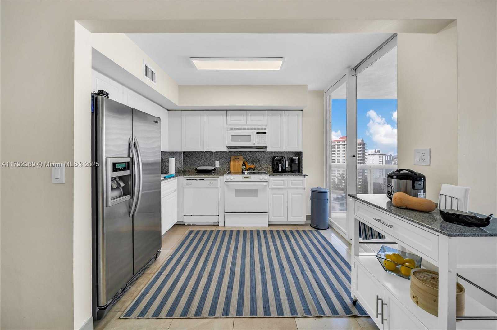 Small Image of 6301 COLLINS AVE #1708, Miami Beach Number 44
