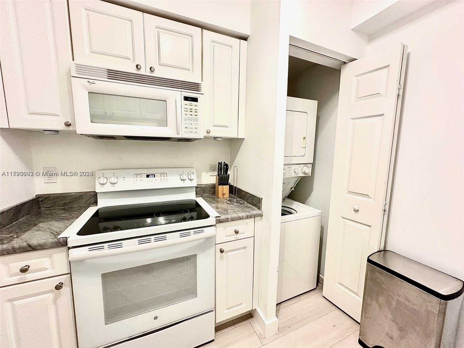 Small Image of 17100 NORTH BAY RD #1209, Sunny Isles Beach Number 10