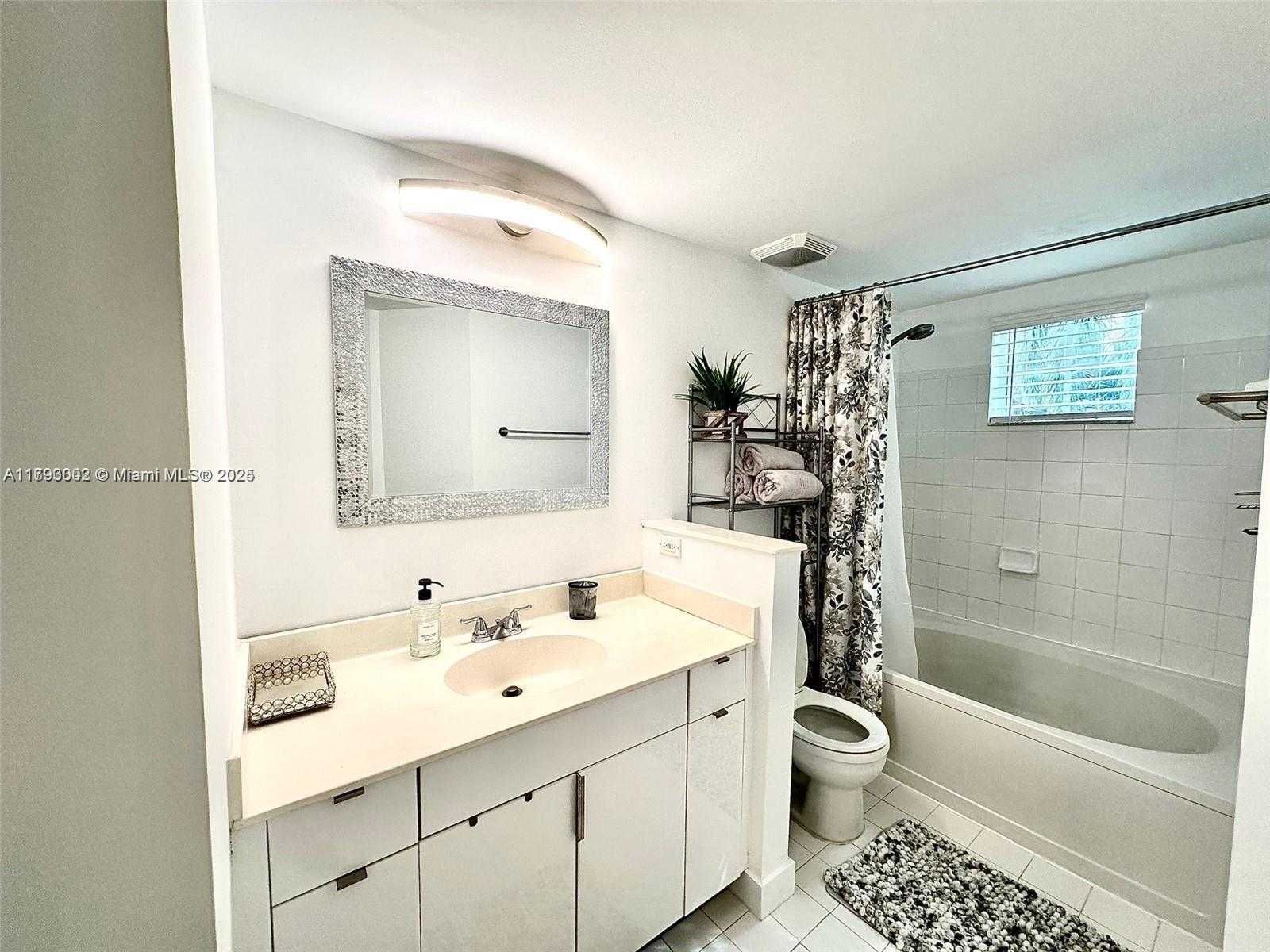 Small Image of 17100 NORTH BAY RD #1209, Sunny Isles Beach Number 18